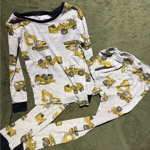 Carter’s Construction Vehicle Pajamas. Cotton. Boys size 8.